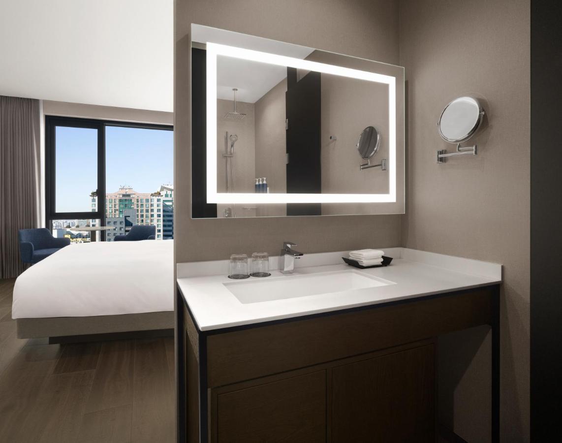 Four Points By Sheraton Suwon Exteriér fotografie